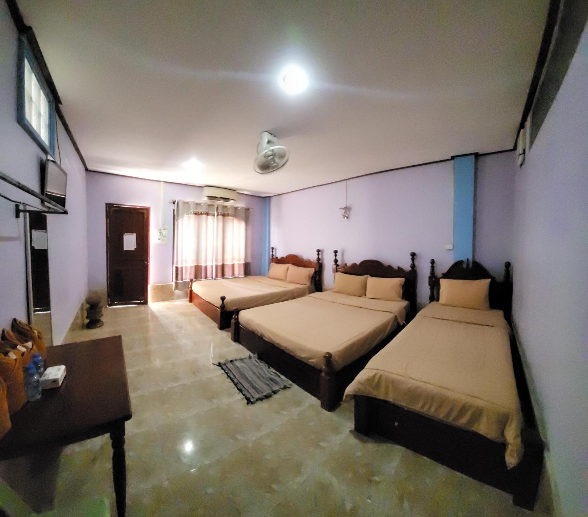 Vang Vieng Chanthala Hotel 1 Exterior photo